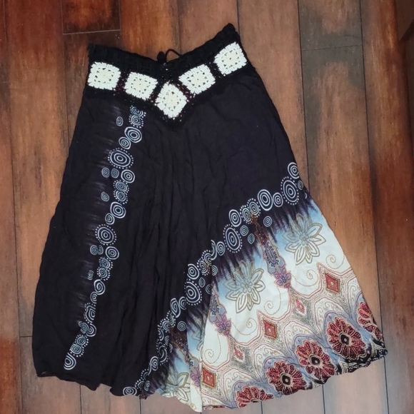 Crocheted Waist Black Patterned Maxi Skirt - Picture 2 of 8